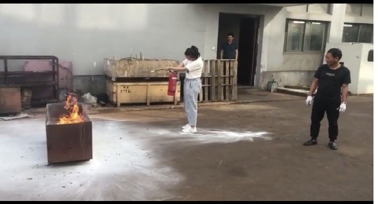 本發(fā)編織機(jī)開展消防安全培訓(xùn)